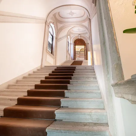 Monaco & Grand Canal Hotel