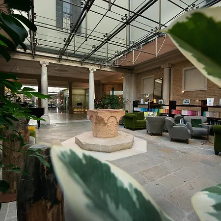 Monaco & Grand Canal Hotel