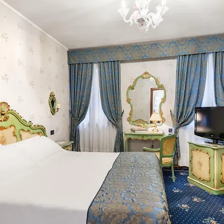 Montecarlo Ξενοδοχείο