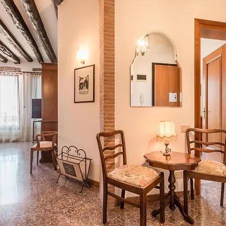 Colombina House Close To The Train Station Apartment *