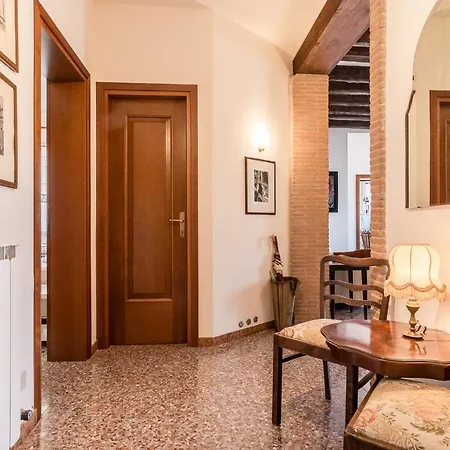 Apartment Colombina House Close To The Train Station Venice