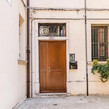 Apartment Colombina House Close To The Train Station