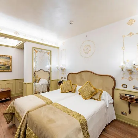 Monaco & Grand Canal Hotel