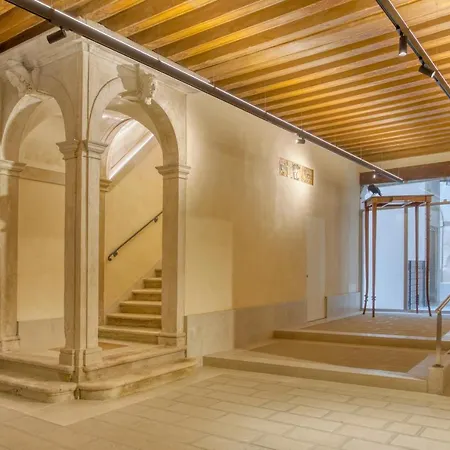 Apartament Palazzo Bonvicini 10 *