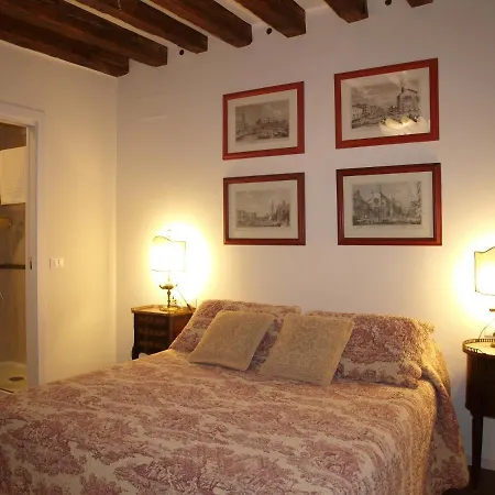 Al Pozzo Dei Scoacamini, 100 M From San Marco, Ground Floor Apartment *