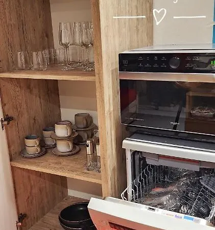 5 Schei De Mona: Venetian-style Concierge Service Apartment *