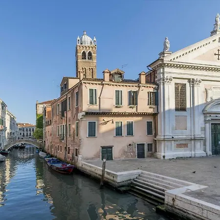 Scaleter - A Fine Luxury In Palazzo With Canal View Апартаменты Венеция