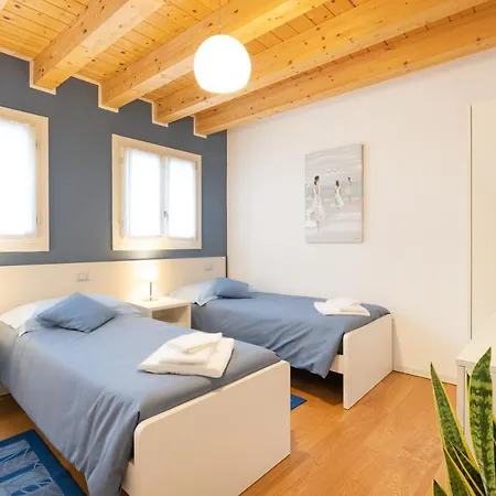 Ca' Degli Antichi Giardini Aparthotel 2*