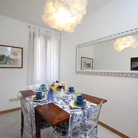 Heaven San Marco 1 E 2, The Elegant A Stone S Throw From St S Square Apartment *