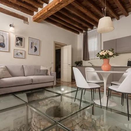 Apartment Lion Palace - San Marco R&r