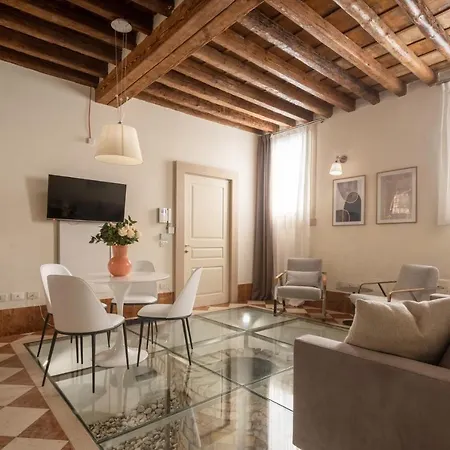 Lion Palace - San Marco R&r Apartment Venice