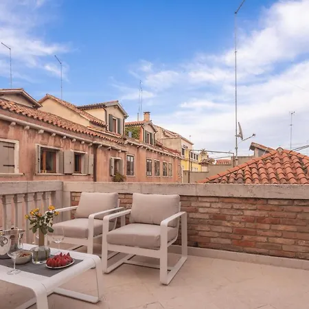 Lion Palace - San Marco R&r Apartment