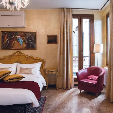 Palazzo San Luca Guest house Venice