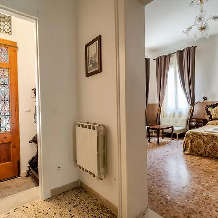 Queen House Apartamento *