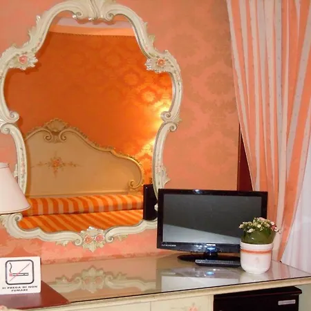 Lux Hotel 3*