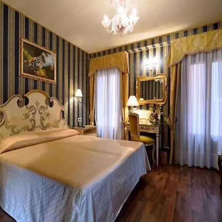 Lux 3* Benátky