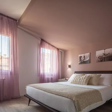 Sant'aponal Cozy With Balcony R&r Appartamento *