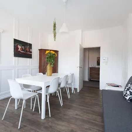 Modern, Contemporary Flat-15 Minutes To Venice *