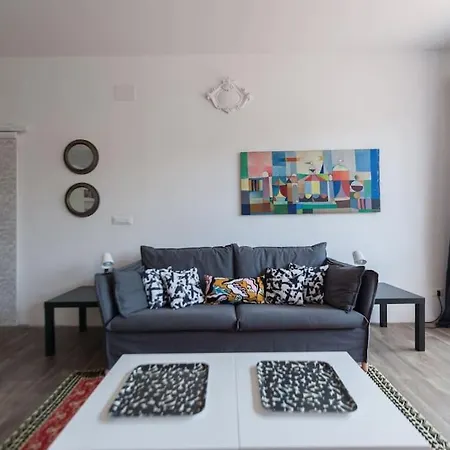Modern, Contemporary Flat-15 Minutes To Venice Apartment