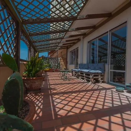 Modern, Contemporary Flat-15 Minutes To Venice Apartment *