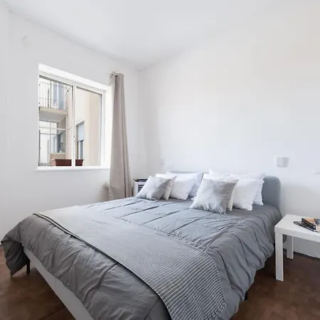 Modern, Contemporary Flat-15 Minutes To Venice
