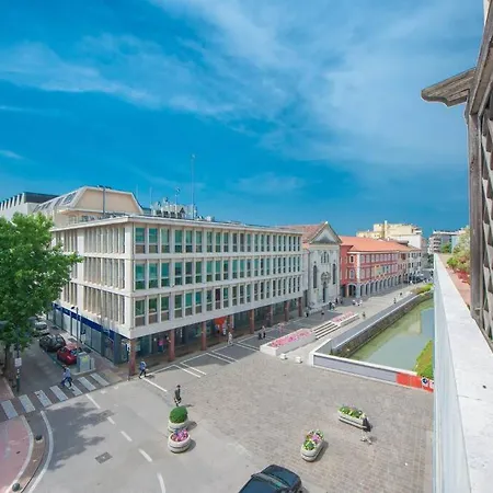 Modern, Contemporary Flat-15 Minutes To Venice