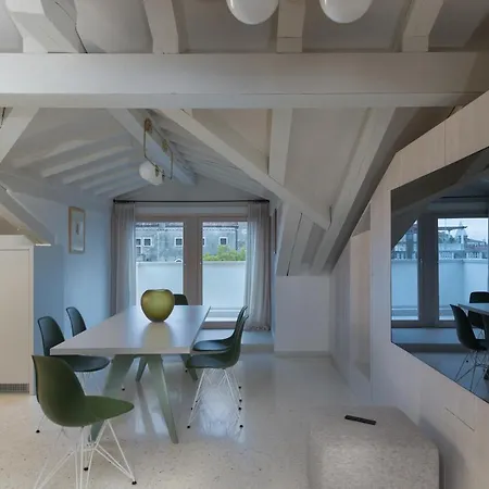 Palazzo Garzoni Apartment Venice