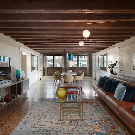 Palazzo Garzoni Apartment *
