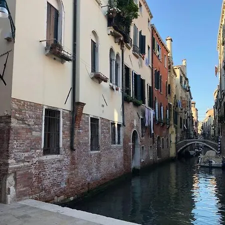 Apartment Stunning In The Heart Of Venedig