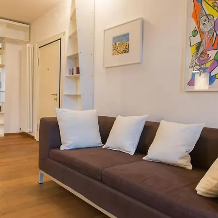 Stunning In The Heart Of Apartment