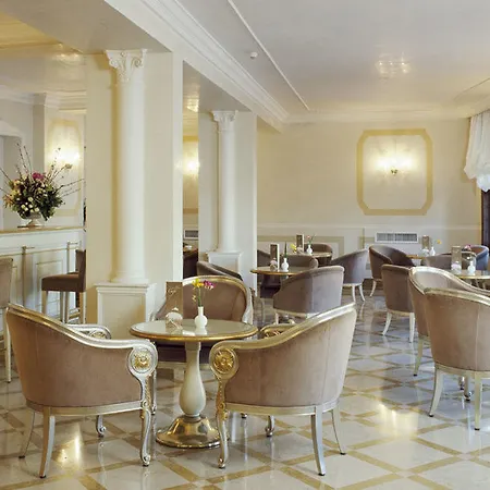 Hotel Carlton Capri 3*