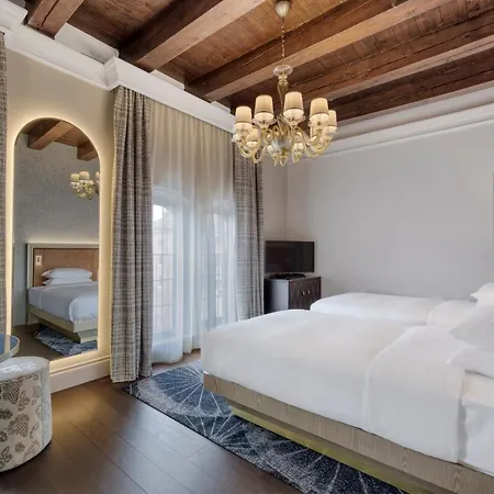 Hotel Hilton Molino Stucky 5*