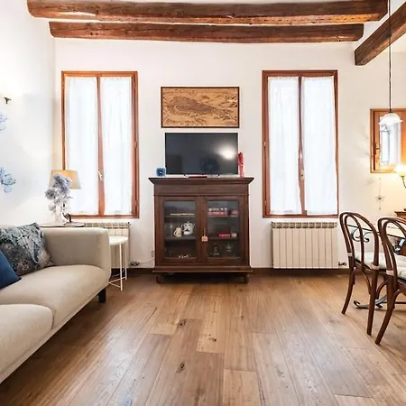 Ca' Della Madoneta - Vista Canale Apartment *