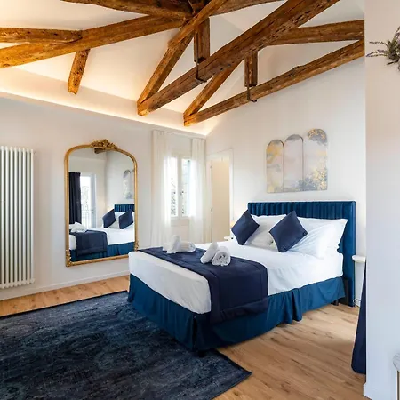 Ca' Naviglio Homestay Venice