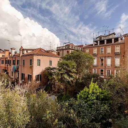 Ca' Naviglio Homestay *