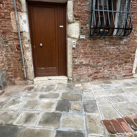 Ca Lucia Canal View Apartment Venedig