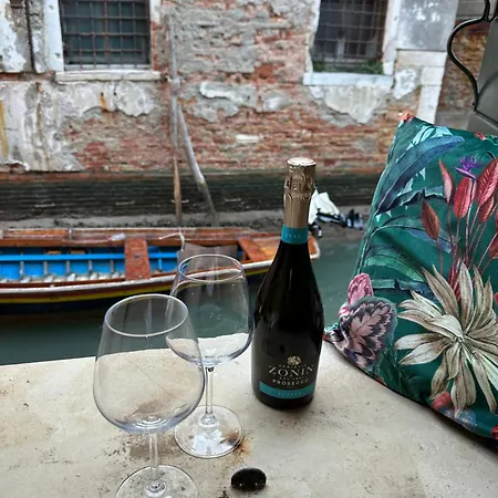 La Dimora Di Sofia Sul Canale A San Stae Venice