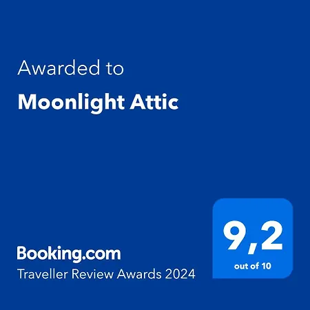 Moonlight Attic * Venice