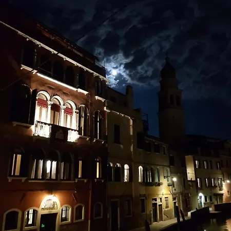 Penzion Palazzo Schiavoni Residenza D'epoca & Suite-apartments Benátky