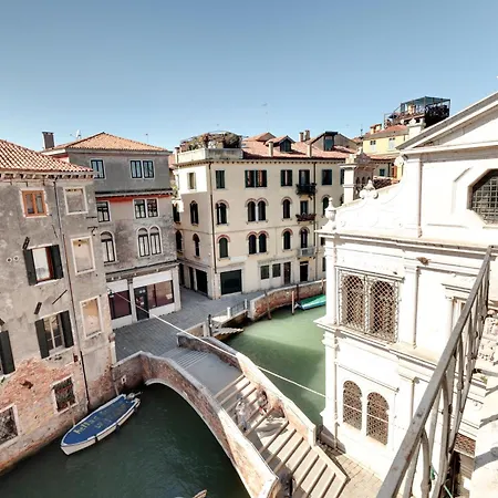 Penzion Palazzo Schiavoni Residenza D'epoca & Suite-apartments 3*