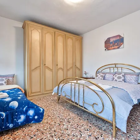 Easy Old City Apt Venice Appartamento