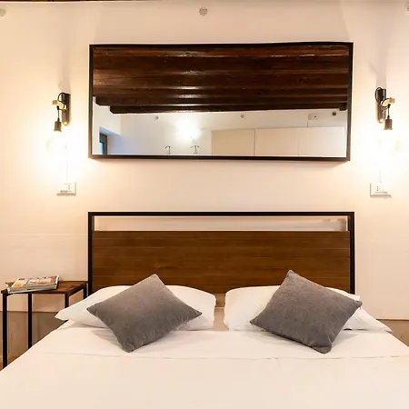 Fenix Colombina In Biennale - Your Little House Apartment
