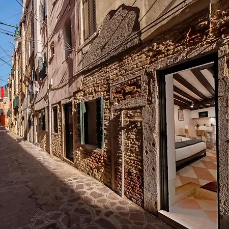 Apartment Fenix Colombina In Biennale - Your Little House