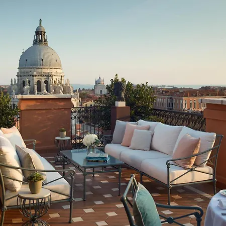 The St. Regis 5*