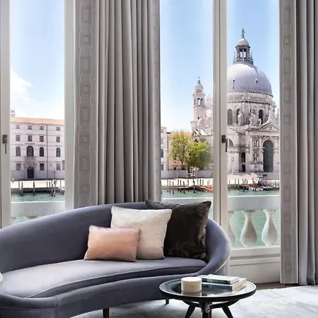 The St. Regis 5*