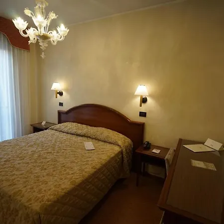Carlton Capri Hotel
