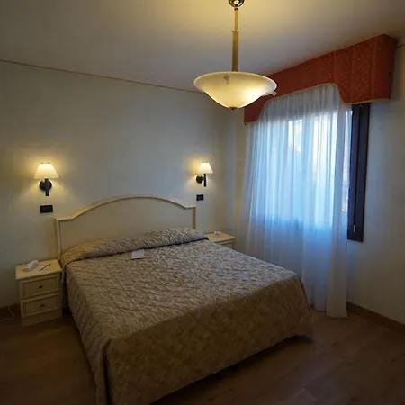 Carlton Capri Hotel