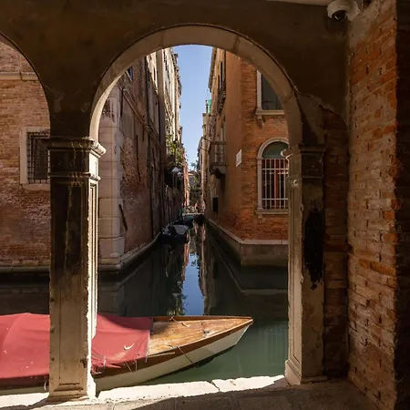 Sant'aponal Cozy With Balcony R&r Appartamento Venezia