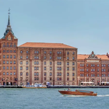 Hotel Hilton Molino Stucky 5*