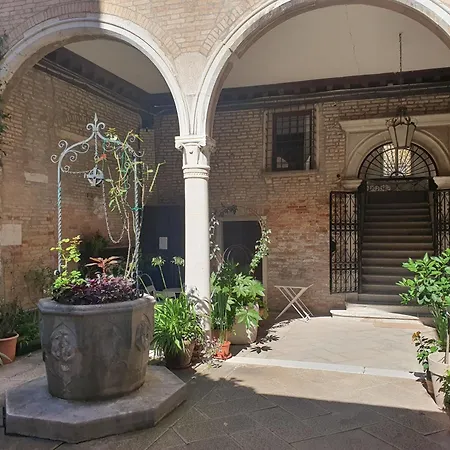 Apartment Al Mezzanino, Palazzo Torniello